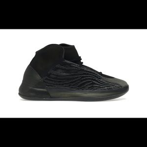 Yeezy QNTM Onyx